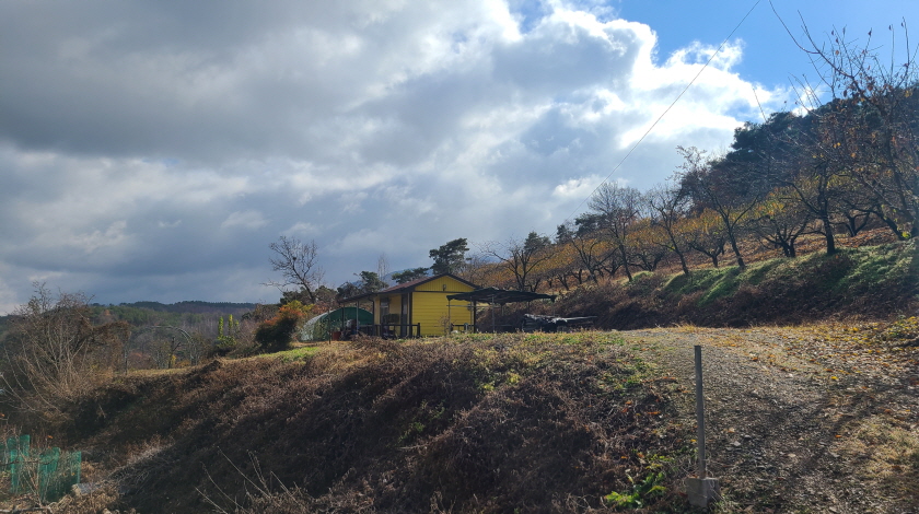 경산시 남산면 조곡리 토지매매. 730.8평. 농막+하우스+텃밭 있음. 매물 사진 7
