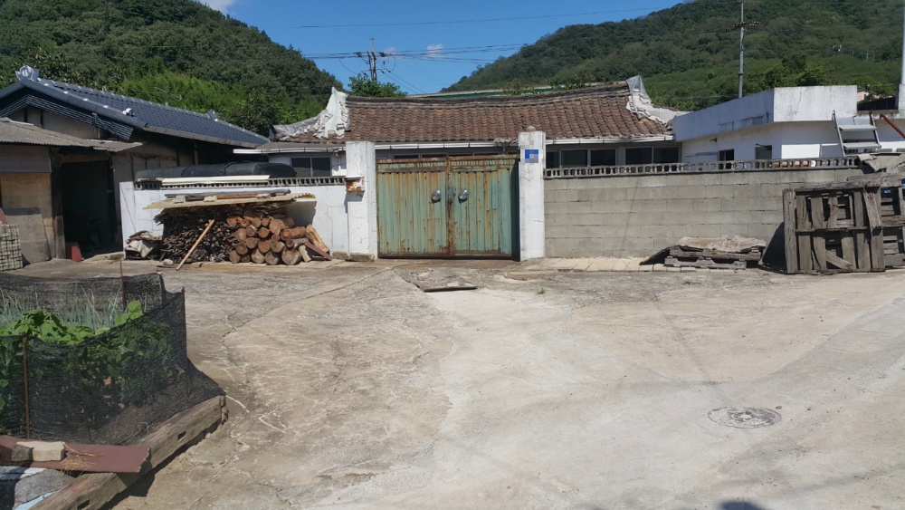 <북안면 임포리 촌집+밭 매매> 약 213평 / 평당 57만원