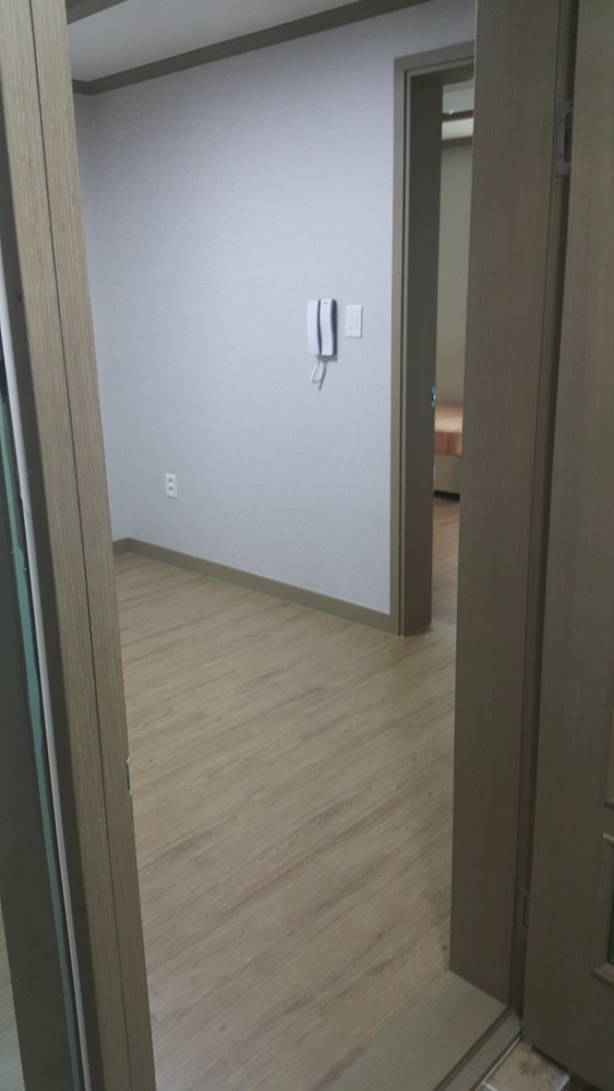 <경산시 진량읍 상림리 대구대학교 미니투룸> 주방겸 거실공간이 크고 방도 큰 상림리 미니투룸 매물 사진 3