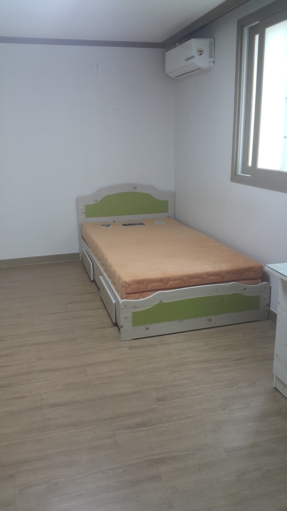 <경산시 진량읍 상림리 대구대학교 미니투룸> 주방겸 거실공간이 크고 방도 큰 상림리 미니투룸 매물 사진 6
