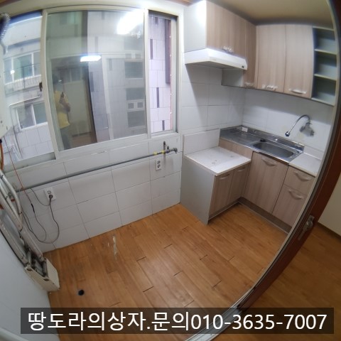 <대구 남구 대명동 쓰리룸 월세. 1,000/50> 홈플러스 남대구점 6분거리. 안지랑역 8분거리. 매물 사진 3