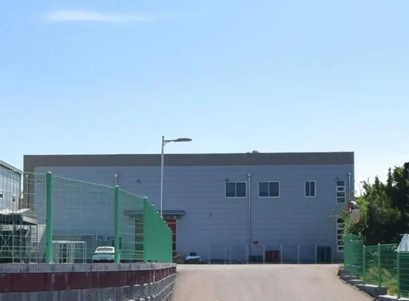 경산시 남산면 경리 공장 매매. 대지 800평. 연232평. 경산ic 20분거리.