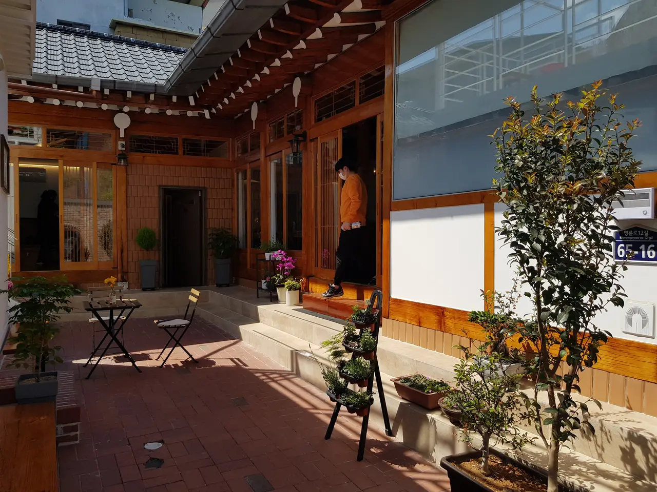 (4점) 대구 중구 남산동 대구가톨릭대학교 근처 분위기 좋은 한옥카페 '남산연홍' 작업 사진 3