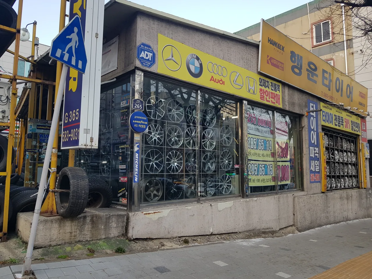 qm5 하체 수리(전륜 로어암, 활대링크, 활대부싱, 타이로드엔드) 및 휠 교환. 작업 사진 22