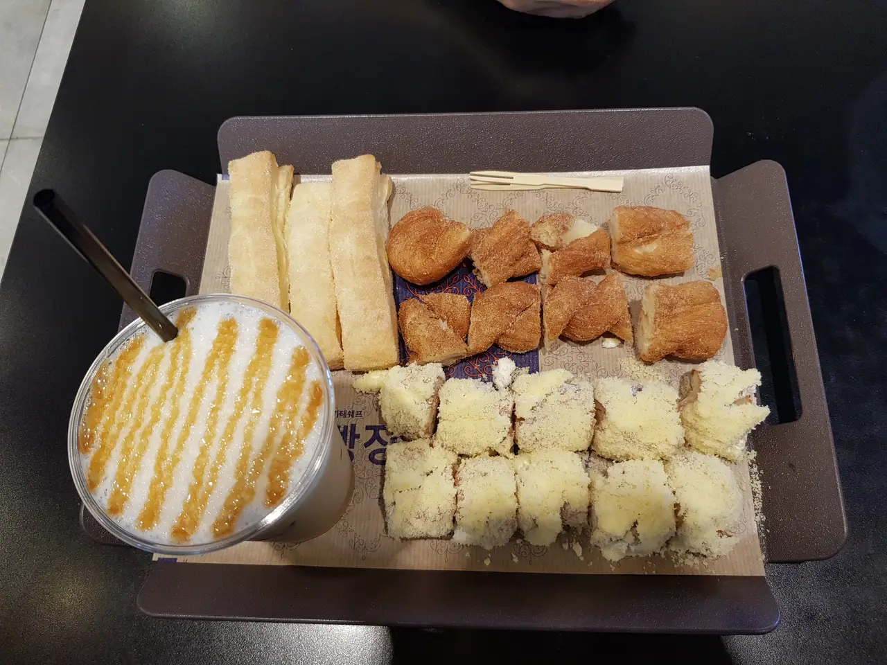 (5점) 대구 수성구 범어동 꽈배기 맛집 '빵장수 꽈배기 범어점' 작업 사진 8