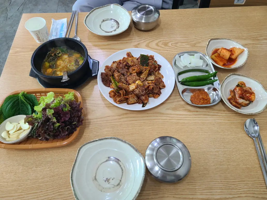 (영천 청통 맛집. 4점.) 대박골 뼈해장국. 두루치기도 맛있음. 작업 사진 3