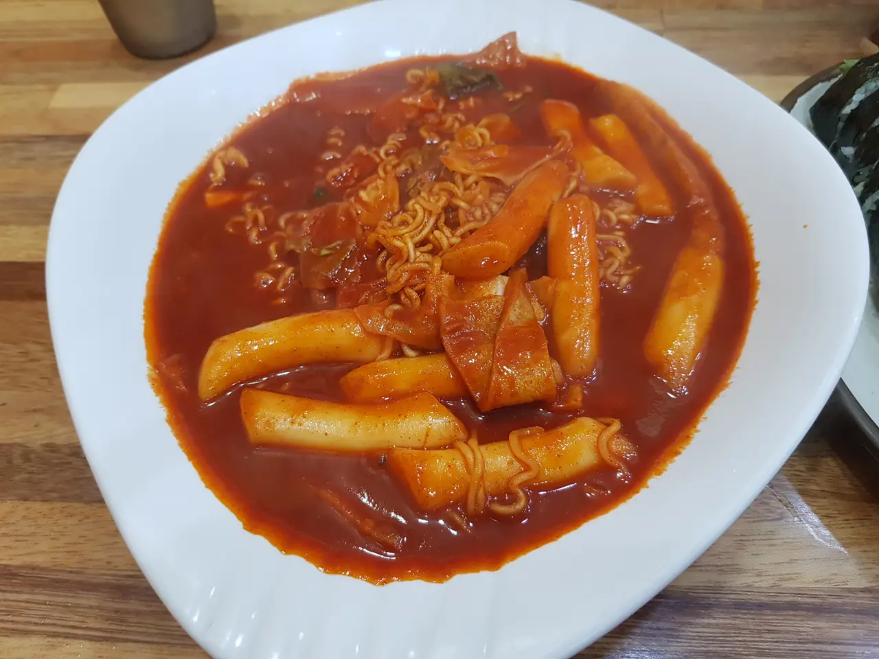 (4점) 대구 수성구 황금동 24시간 분식 맛집 '김밥 파는사람들 황금데레사점' 작업 사진 6