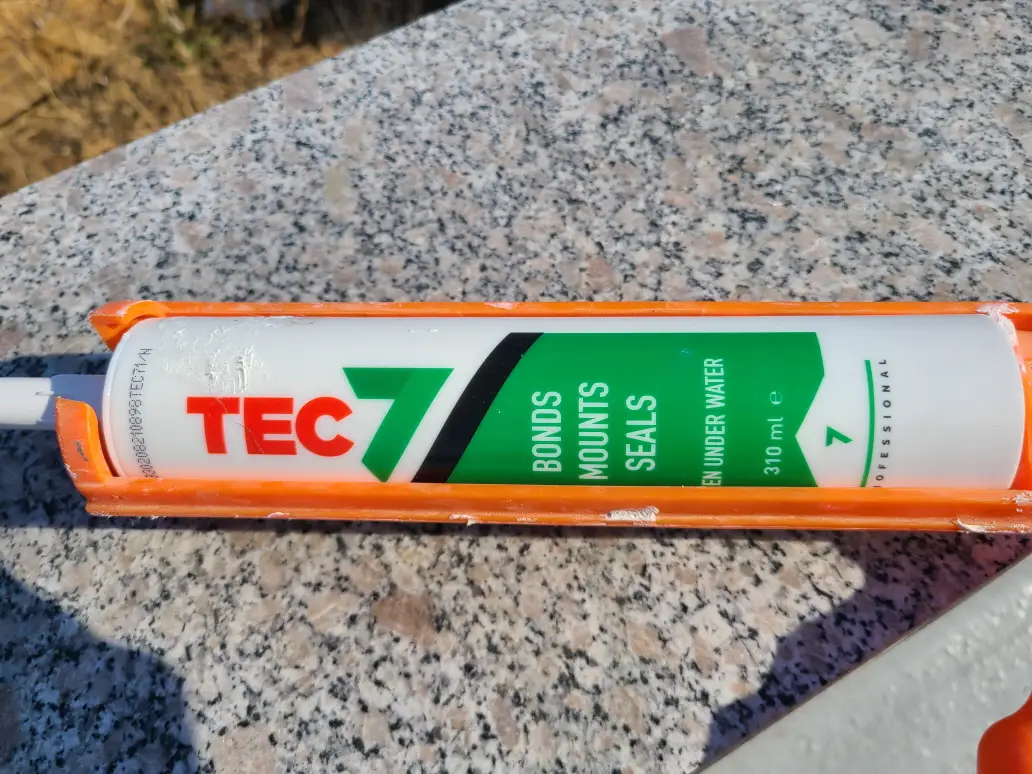 주택 옥상 우수관 배관 내부 누수로 인한 셀프 작업기. r-38실리콘/tec7수중실리콘/스코라 부틸 방수테이프 후기. 작업 사진 9