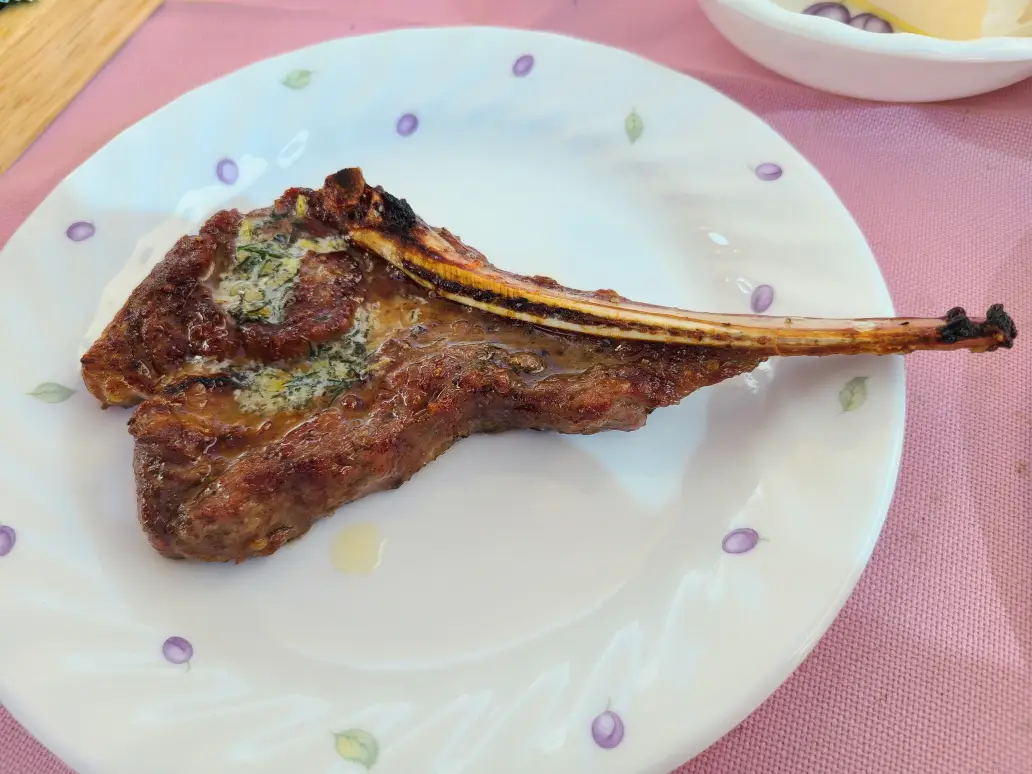 전원주택의 장점. 직접 구워먹는 양갈비 구이. 작업 사진 4