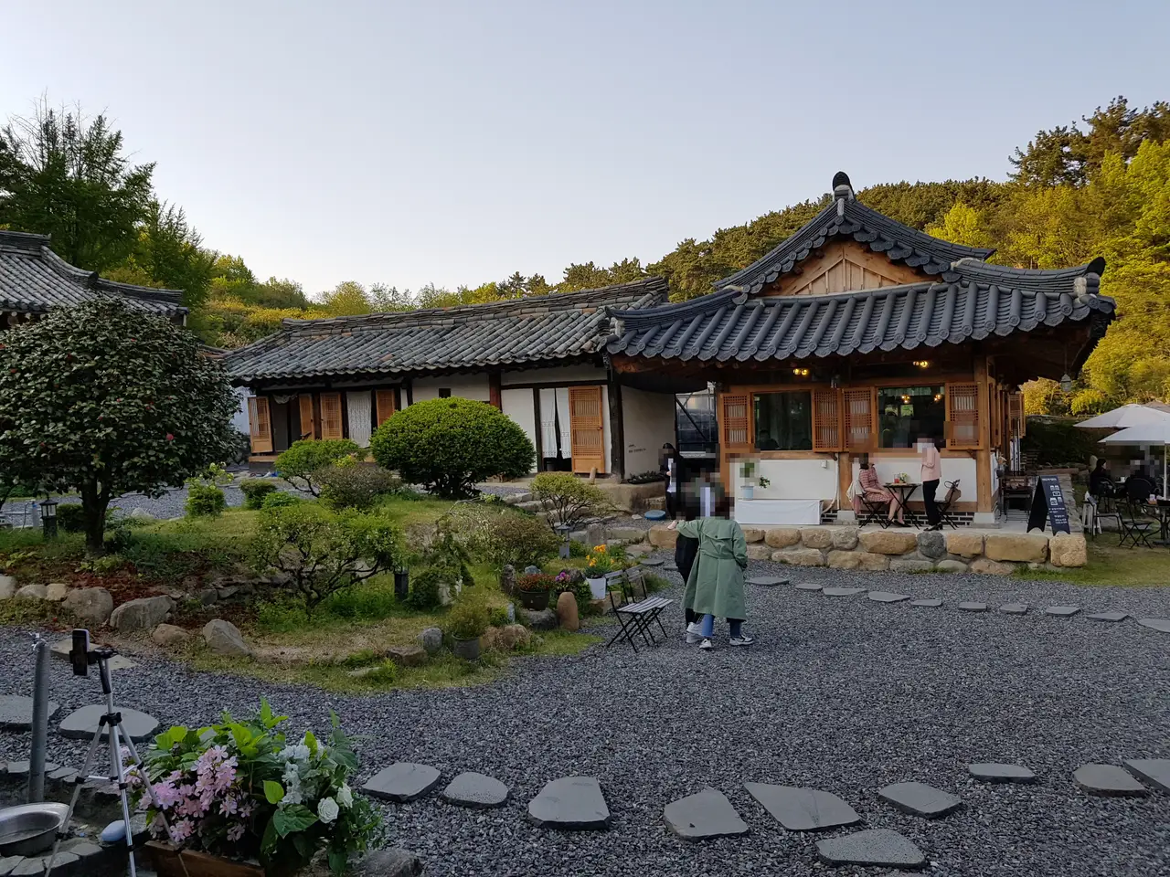 (4점) 대구 달성군 현풍읍 분위기 좋은 한옥 고택 카페 '한훤당 고택 바이소가' 작업 사진 7