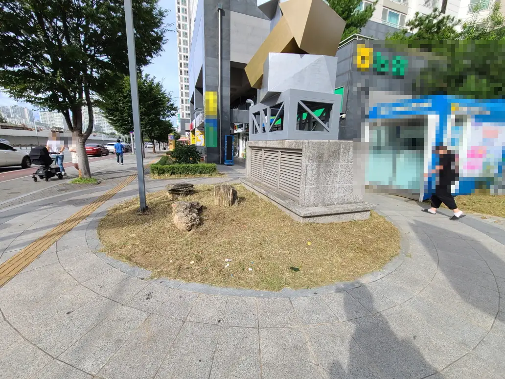 (아파트 상가 화단 벌초) 대구 북구 아파트 단지 상가 앞 화단 벌초. 작업 사진 7