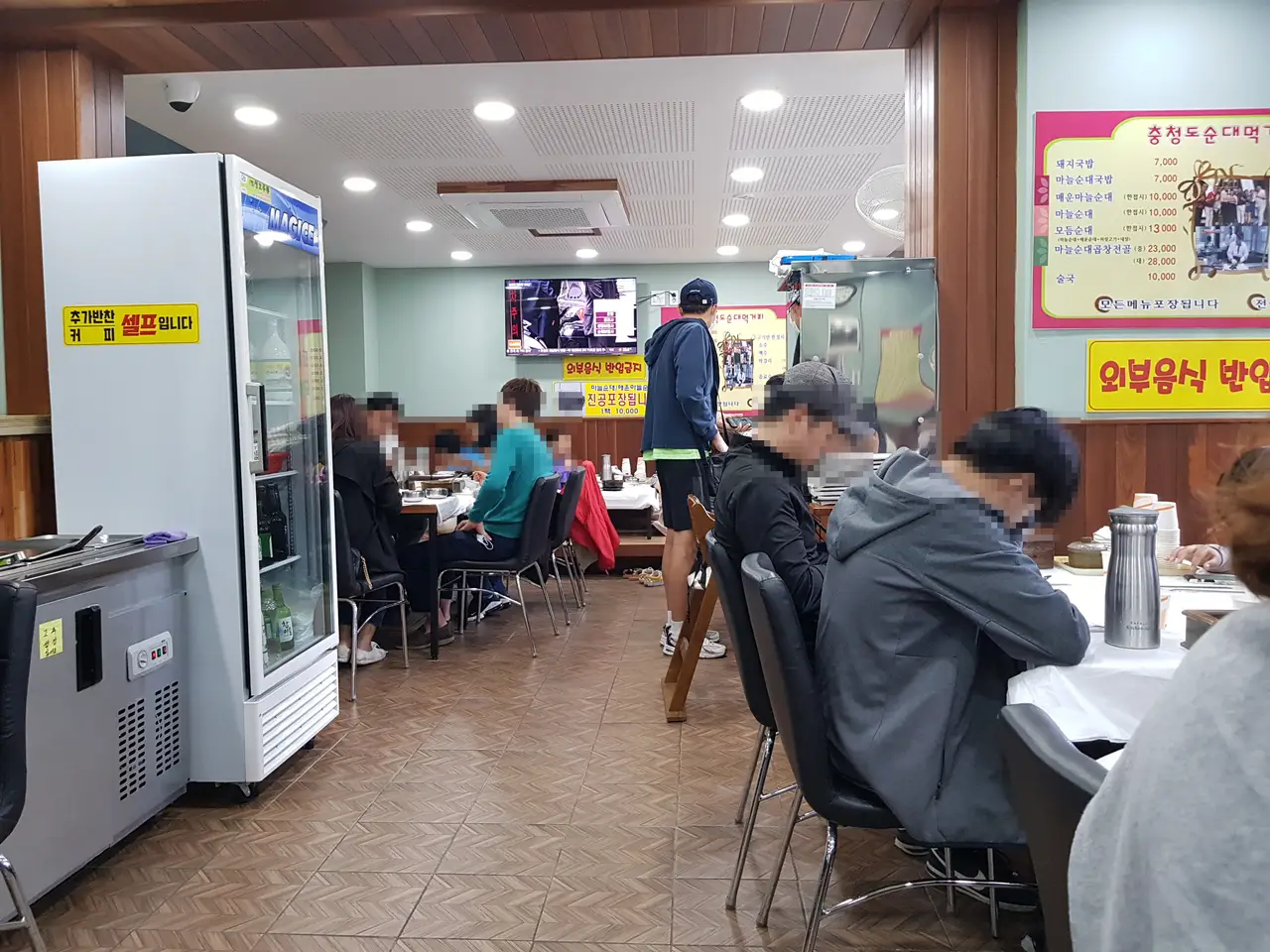 (3점) 충북 단양군 단양구경시장 내 백종원의 3대천왕에 나온 '충청도 순대' 작업 사진 3