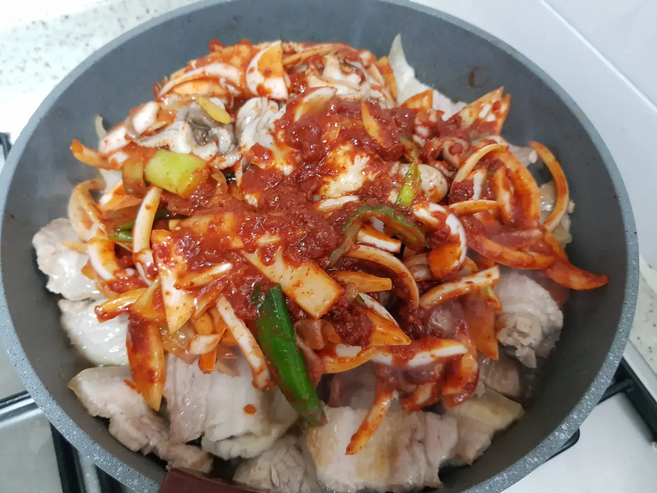 백종원의 맛남의 광장. 주꾸미삼겹살 따라해보기(Plus. 비빔면). 작업 사진 10