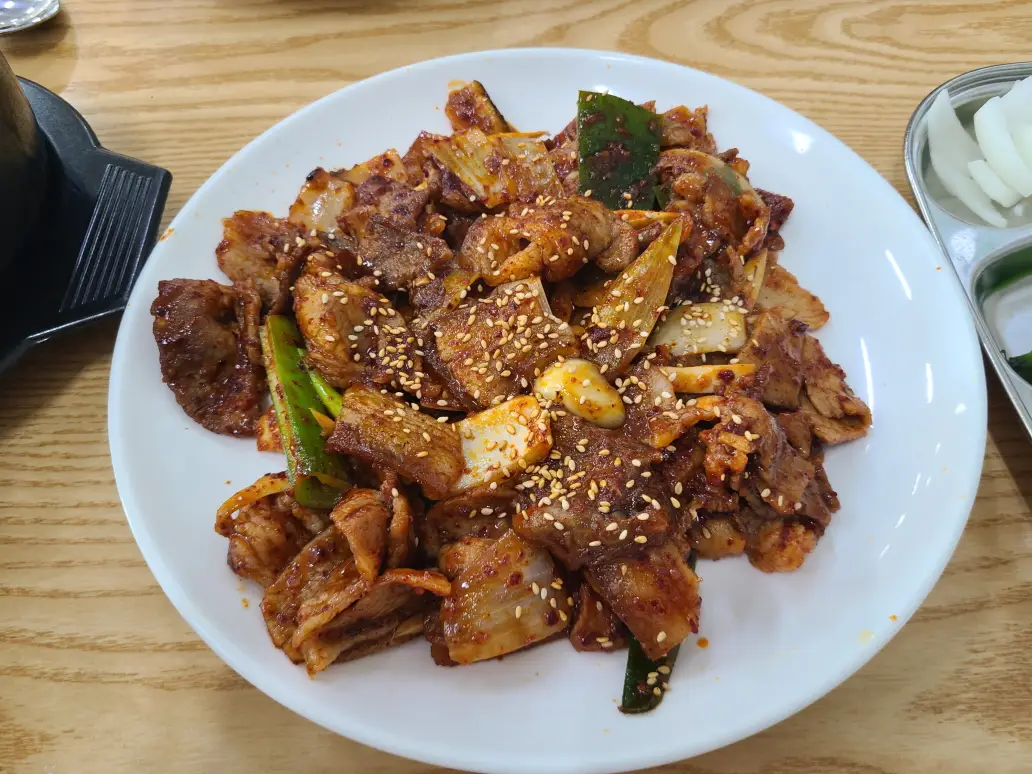 (영천 청통 맛집. 4점.) 대박골 뼈해장국. 두루치기도 맛있음. 작업 사진 4