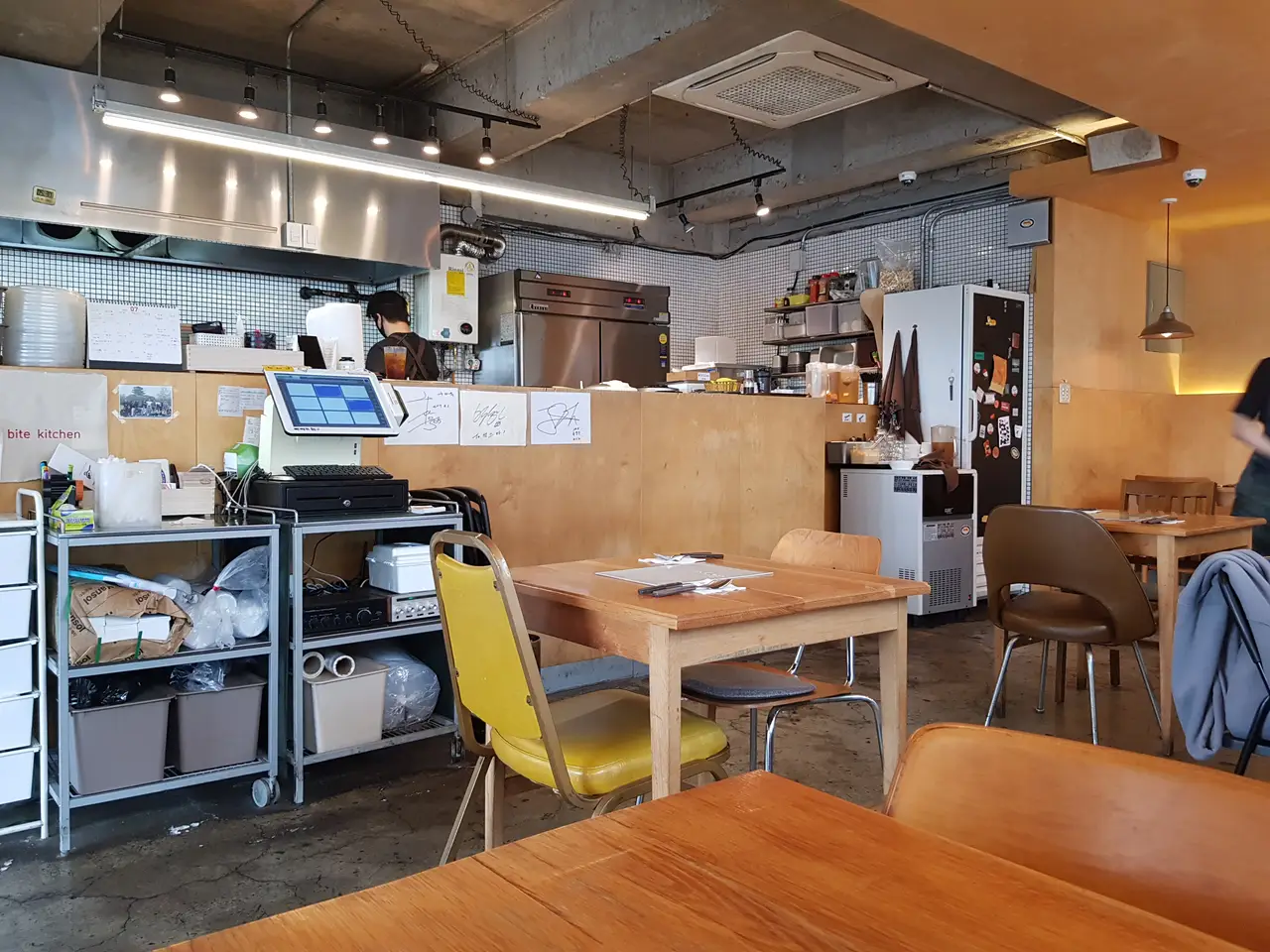(5점) 경산시 대동 영남대학교 간장 연어덮밥 맛집 '에이바이트 키친' 작업 사진 2