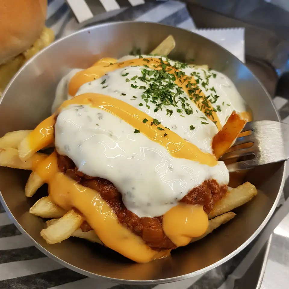 (4점) 대구 달서구 신당동 수제버거 맛집 '벙커버거' 작업 사진 8