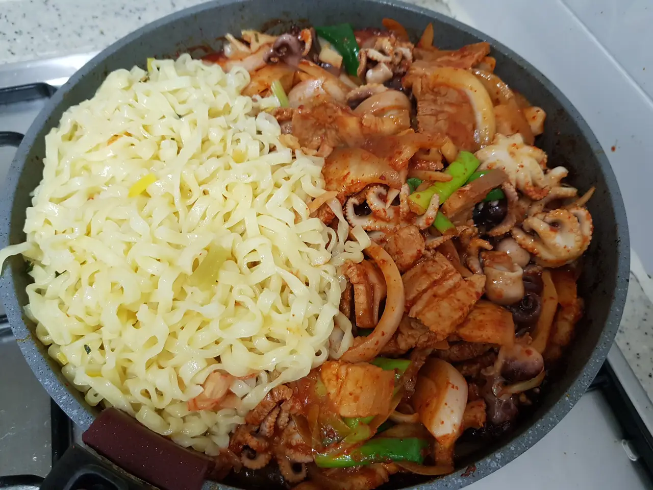 백종원의 맛남의 광장. 주꾸미삼겹살 따라해보기(Plus. 비빔면). 작업 사진 13