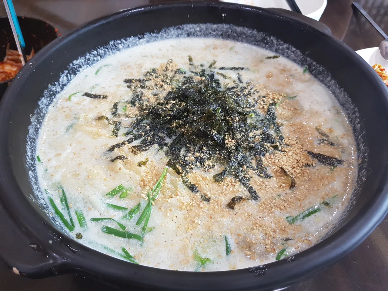 (5점) 경남 밀양 수타 들깨칼국수 맛집 '홍두깨칼국수' 작업 사진 14