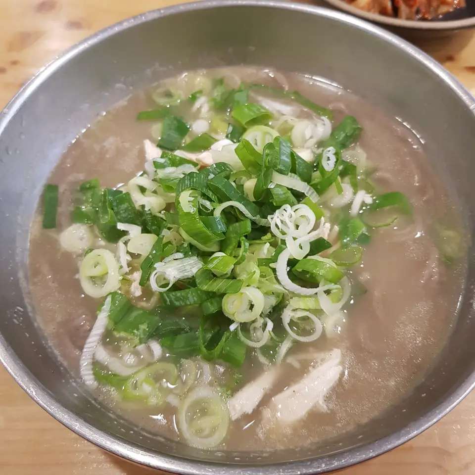 (4점)대구 중구 동산동 맛집 '근면성실' 닭칼국수 and 치킨 탕수육 작업 사진 4