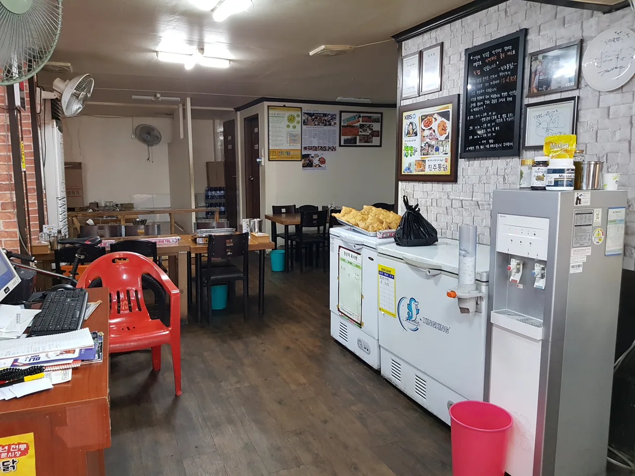 (5점) 대구 3대 옛날통닭 맛집. 남문시장 '진주통닭' 작업 사진 3