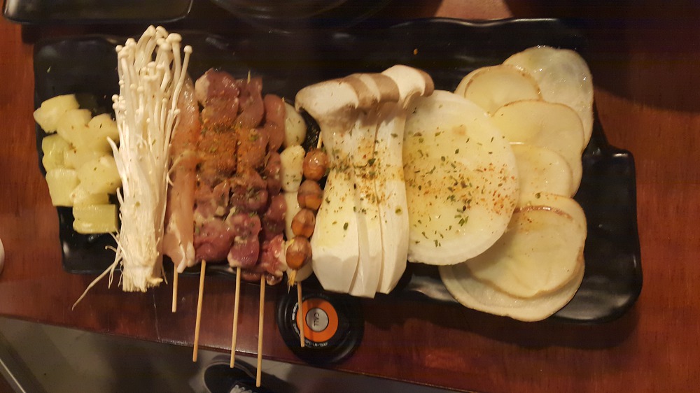 <수성못 한끼와 야끼> 직접 구워먹는 초밥 작업 사진 6