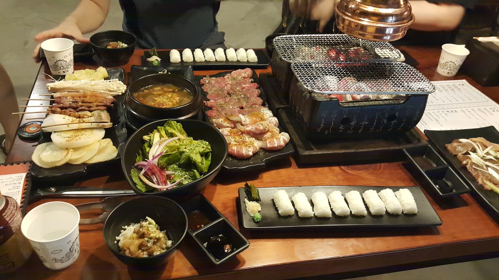 <수성못 한끼와 야끼> 직접 구워먹는 초밥 작업 사진 11