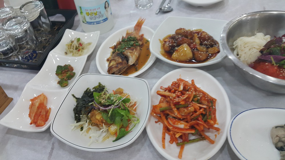 <통영 한마음식당> 둘이서 배터지게 먹을 수 있는 굴요리 작업 사진 4
