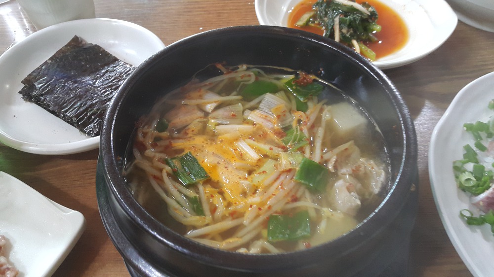 <대구 수성 범어동 \"등푸른생선집\"> 밥을 부르는 매콤, 새콤한 청어회 작업 사진 6