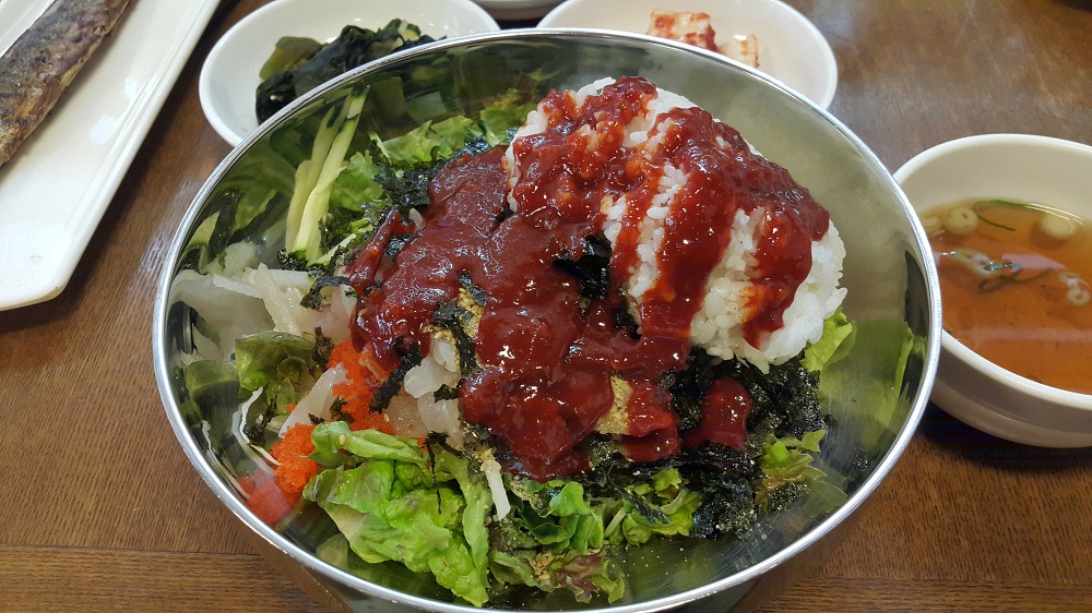 <대구 수성구 황금동 \"한마음 회초밥\"> 입안 가득 씹히는 야채 회덮밥 작업 사진 4