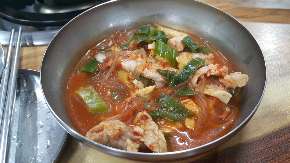 <대구 동구 효목동 \"효목동 돼지찌개\"> 칼칼한 맛에 술안주로 괜찮을 찌개 작업 사진 6