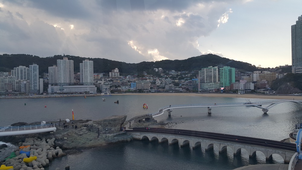 <부산 서구 안남동 "송도해상케이블카"> 바닥이 보이는 케이블카 작업 사진 3