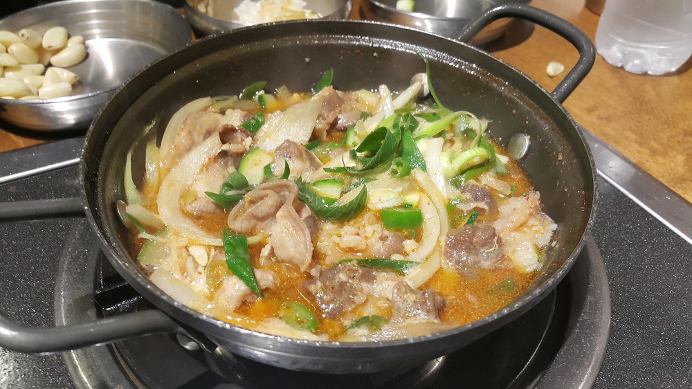<대구 수성구 만촌동 \"포크팬\"> 적당한 가격의 고기 뷔페. 우삼겹으로 된장찌개 끓이면 정말 맛있습니다. 작업 사진 15