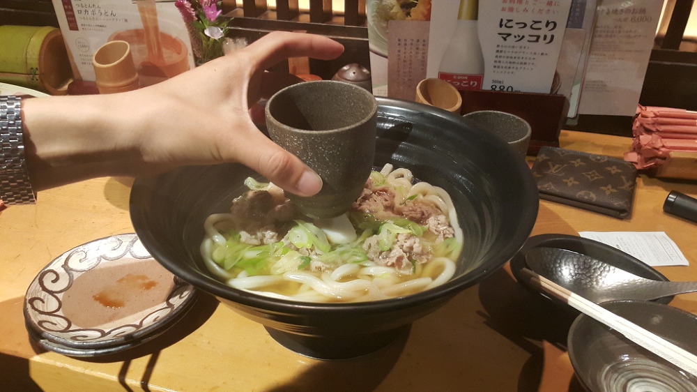 <일본 오사카 \"츠루동탄 소에몬초점\"> 세수대야(?) 우동과 한국에서는 맛볼 수 없었던 붕장어초밥 작업 사진 4