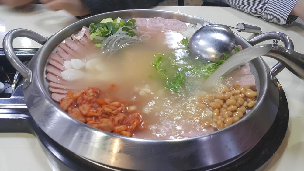 <대구 중구 공평동 \"킹콩부대찌개\"> 동성로 부대찌개 전문점 작업 사진 4