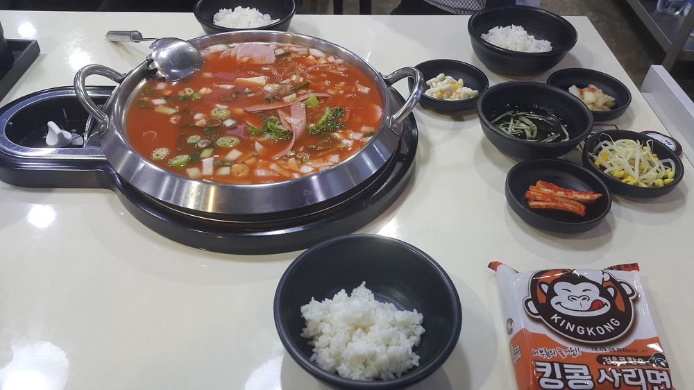 <대구 중구 공평동 \"킹콩부대찌개\"> 동성로 부대찌개 전문점 작업 사진 5