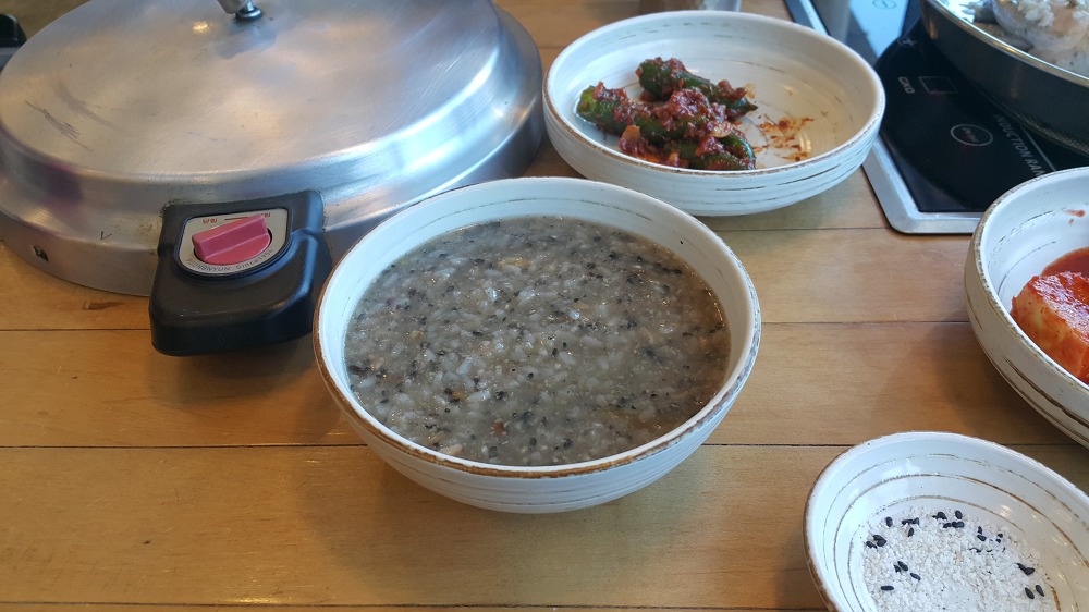 <대구 달성군 가창면 \"큰나무집궁중약백숙\"> 완전 배부르고 맛있게 먹은 백숙 작업 사진 11