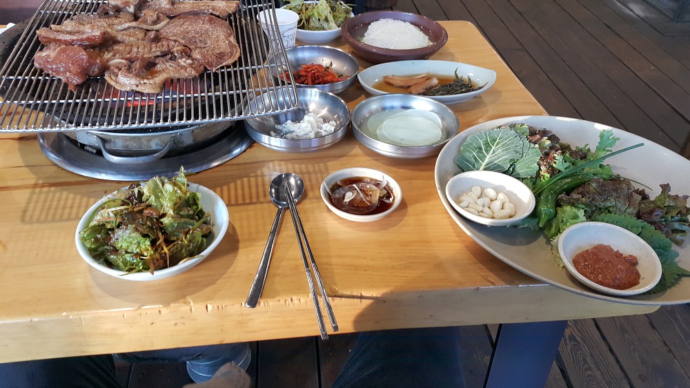 <대구 수성구 들안길 \"서민갈비\"> 구워주는 돼지갈비를 맛있게 먹을 수 있는 들안길 맛집 작업 사진 8