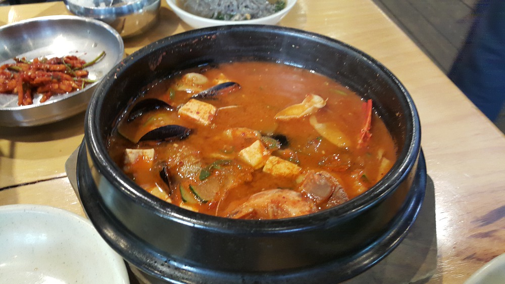 <대구 수성구 들안길 \"서민갈비\"> 구워주는 돼지갈비를 맛있게 먹을 수 있는 들안길 맛집 작업 사진 10