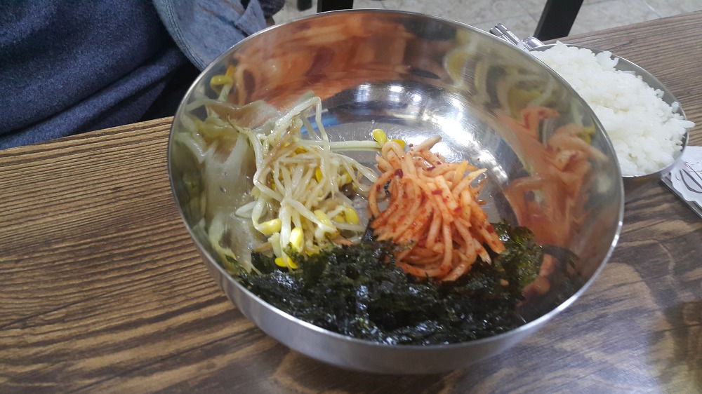 <경산 진량 대구대학교 밥집 \"고인돌엄마의밥상\"> 파채 올라간 석쇠불고기 맛있네요. 작업 사진 7