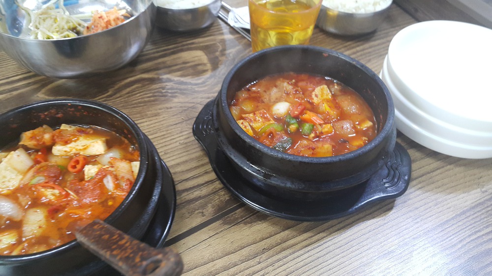 <경산 진량 대구대학교 밥집 \"고인돌엄마의밥상\"> 파채 올라간 석쇠불고기 맛있네요. 작업 사진 6