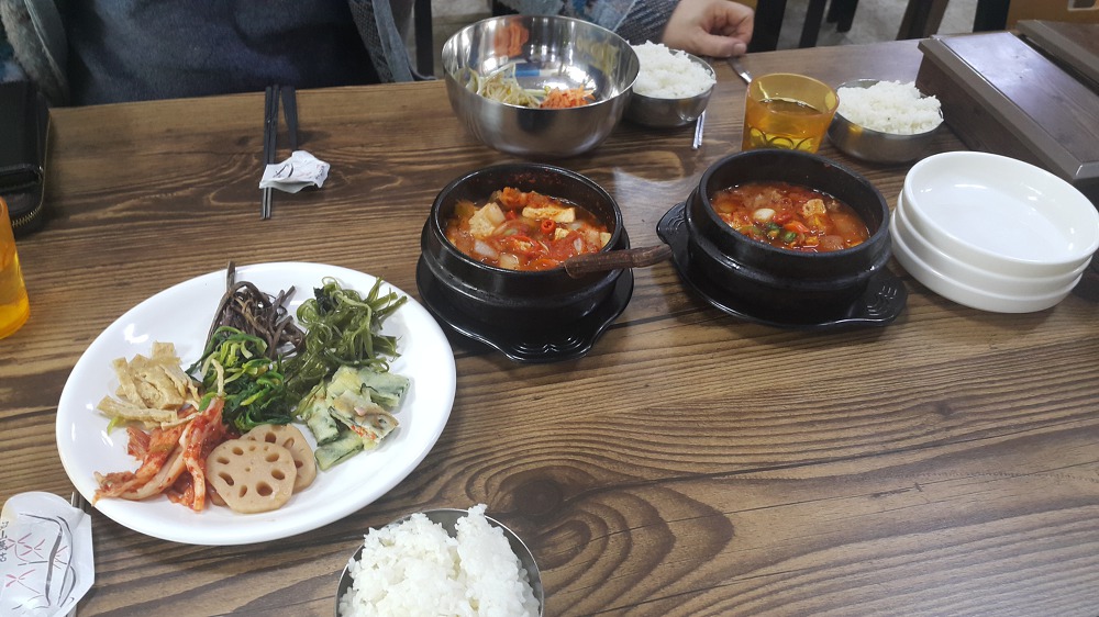 <경산 진량 대구대학교 밥집 \"고인돌엄마의밥상\"> 파채 올라간 석쇠불고기 맛있네요. 작업 사진 4