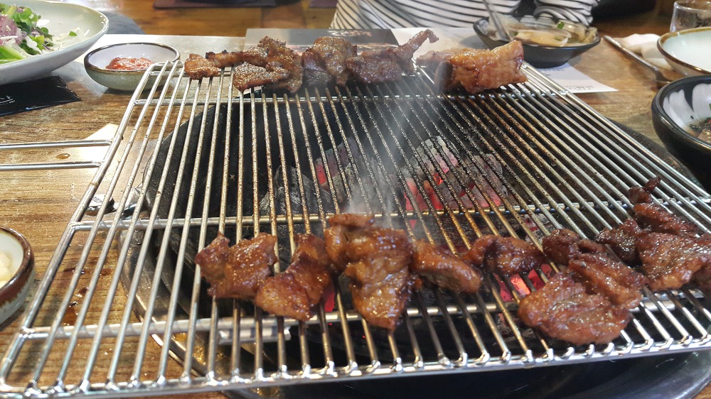 <대구 북구 침산동 \"일월산생고기직화구이\"> 구워주는 돼지갈비 맛집 작업 사진 8
