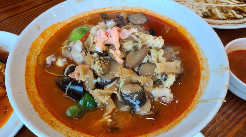 (4점) 울진군 죽변면 중국집 맛집 '예원'. (ps. 2022년은 게가 흉년인지 별로 안 들었음.) 작업 사진 4