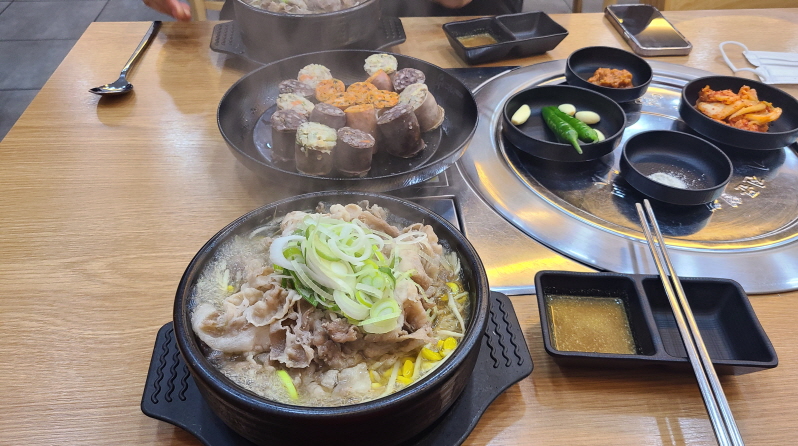 (4점) 경남 진주 고기 듬뿍 올라간 국밥 맛집. 육더미샤브앤국밥 초전점 작업 사진 4