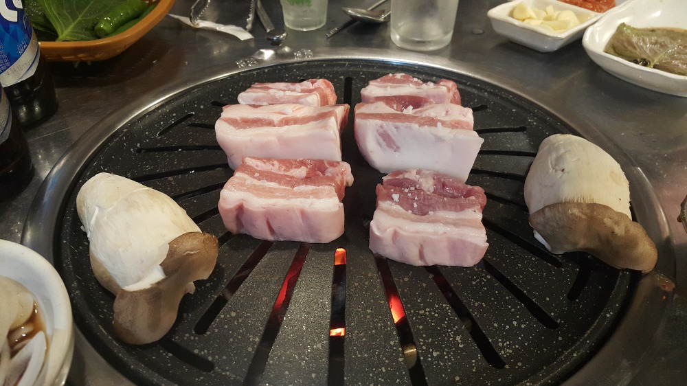 <대구 달서구 두류동 광장코아 \"모정\"> 두툼한 삼겹살과 참숯 소금구이 작업 사진 5