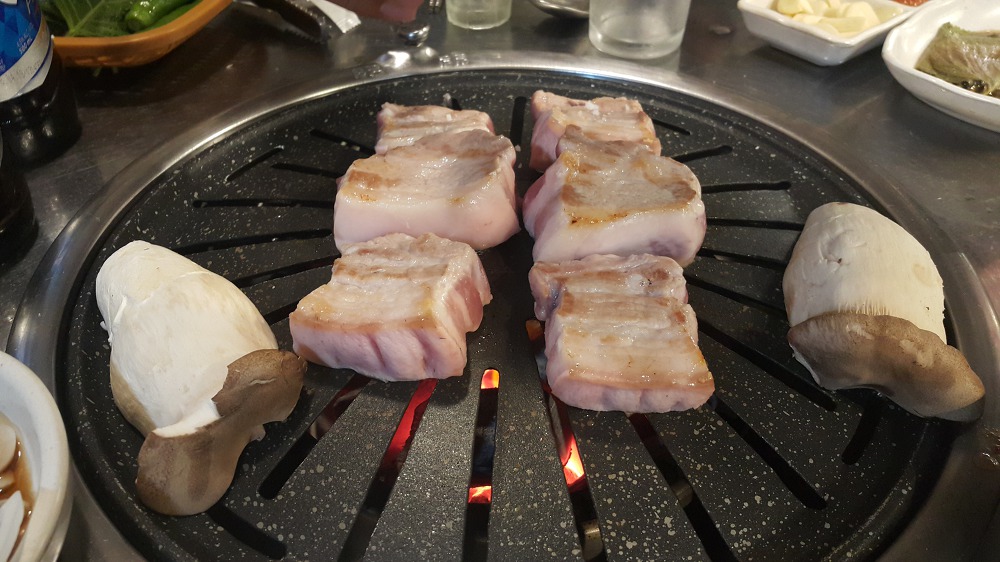 <대구 달서구 두류동 광장코아 \"모정\"> 두툼한 삼겹살과 참숯 소금구이 작업 사진 6