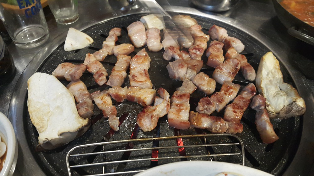 <대구 달서구 두류동 광장코아 \"모정\"> 두툼한 삼겹살과 참숯 소금구이 작업 사진 8