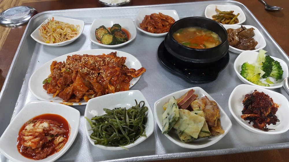 <경산 대구대밥집 \"왕이모네식당\"> 푸짐하게 제육볶음 먹을 수 있는 대구대밥집 작업 사진 3