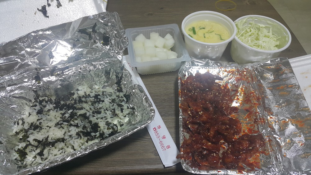 <경산 하양역앞 \"신불날개\"> 매운 닭발은 이 집이 가장 맛있는 듯 합니다. 작업 사진 3