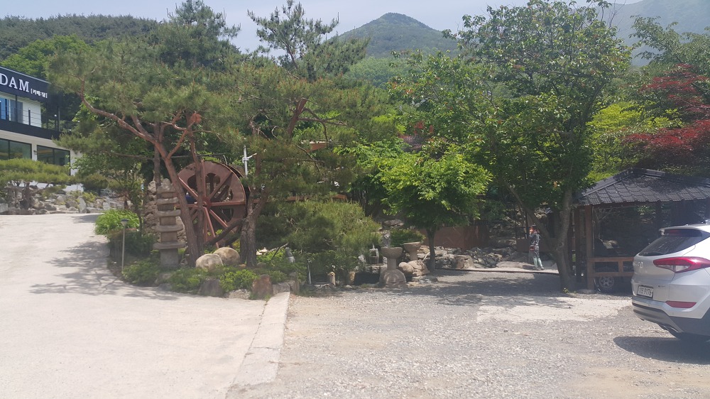 <대구 달성군 유가면 \"카페 담\"> 시원한 계곡물이 흐르는 산속의 카페. 완전 좋음 작업 사진 2